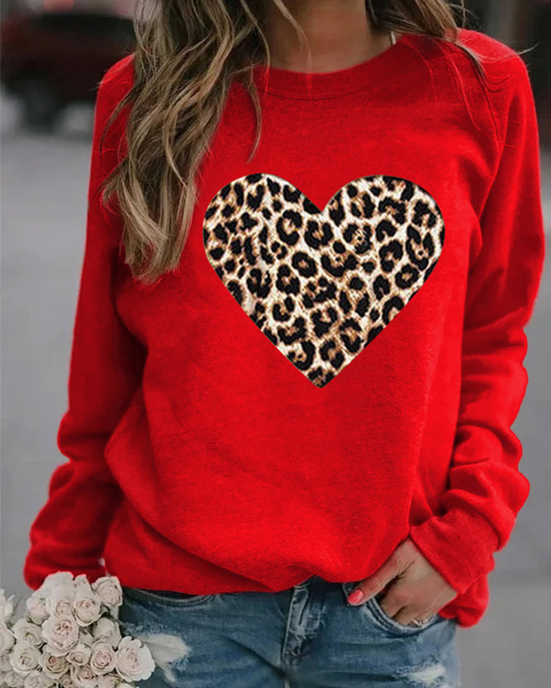 Adele | Pullover mit Herzmotiv im Leo-Print