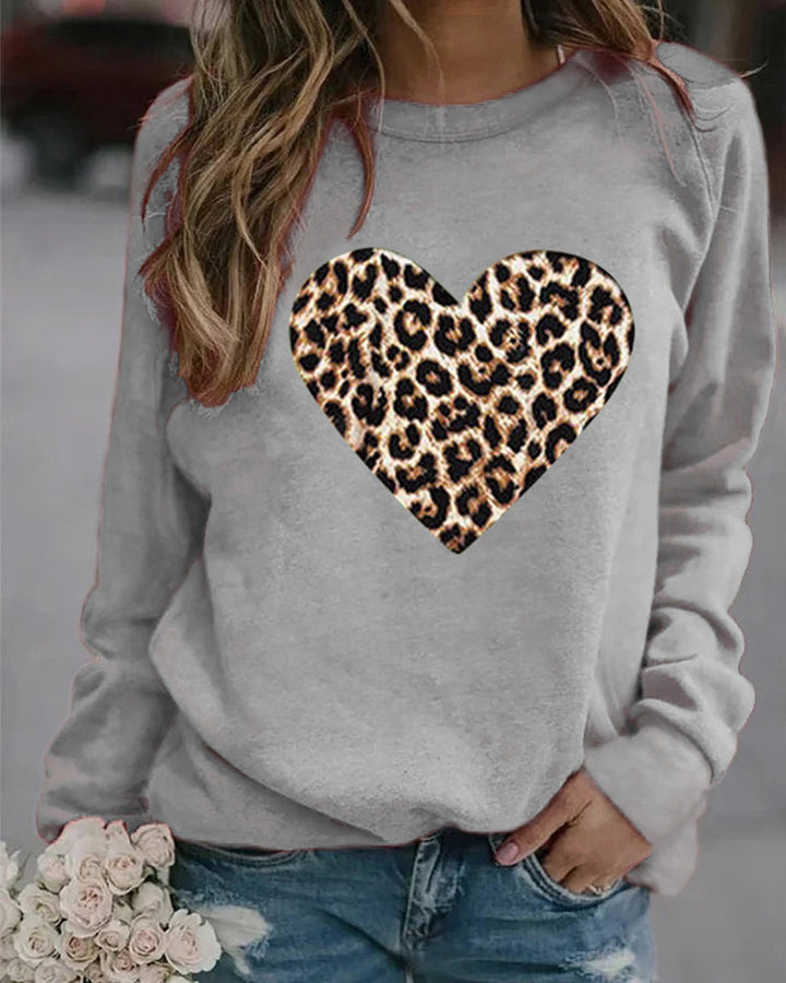 Adele | Pullover mit Herzmotiv im Leo-Print