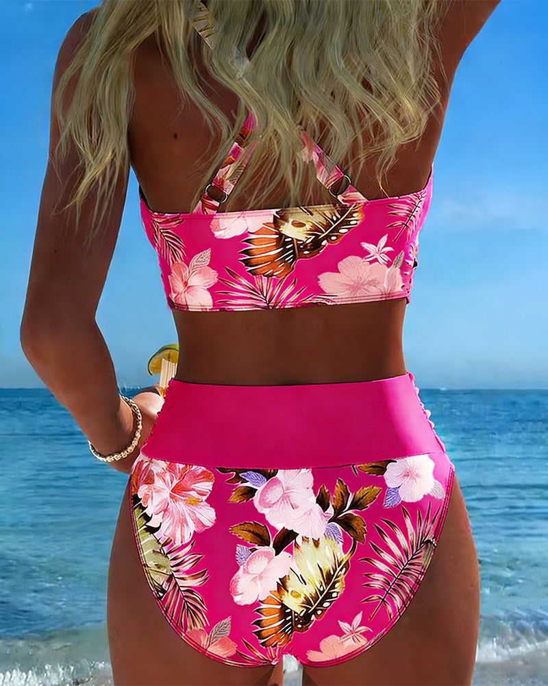 Lena | Bikini mit kontrastierendem Blumenmuster und Schlitz