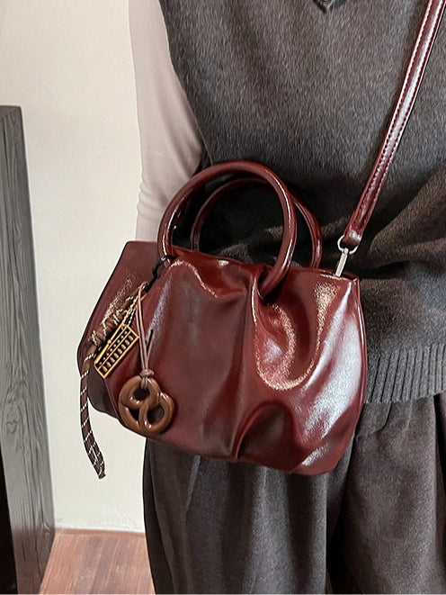 Leichte Crossbody-Tasche in Wolkenform