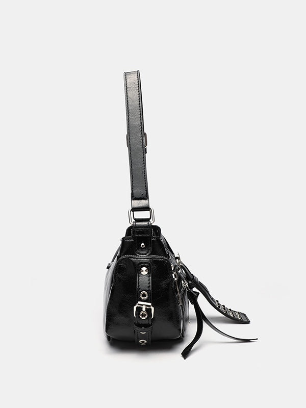 Crossbody-Tasche im Biker-Stil mit Nieten