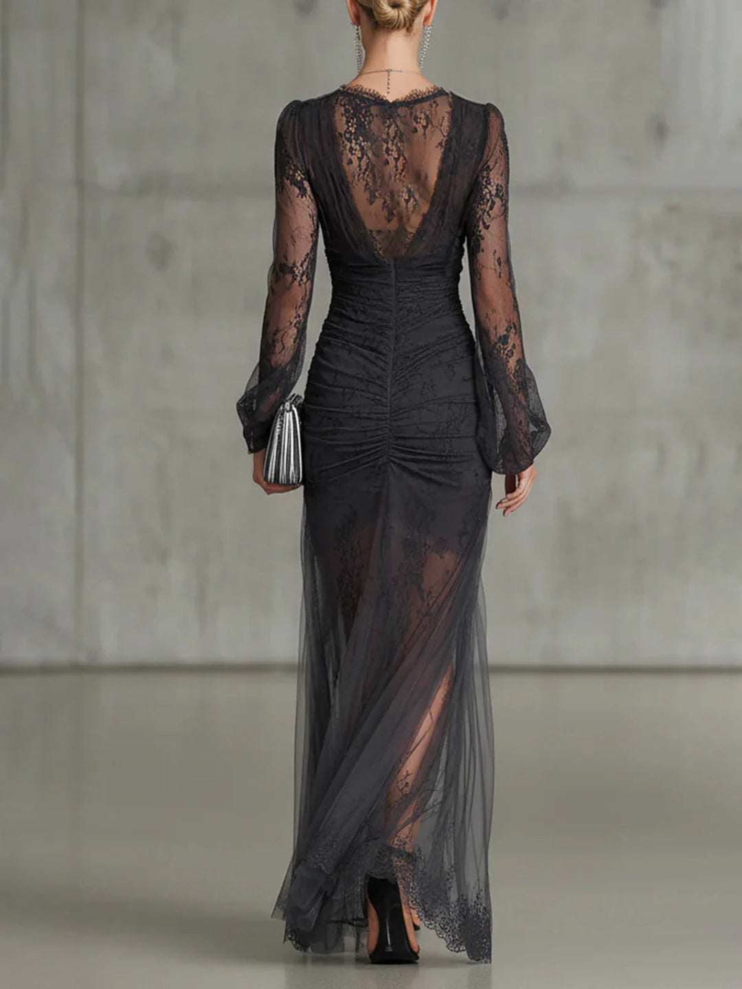 Anna-Hilde | Spitzen-Maxikleid mit Raffung und Schlitz
