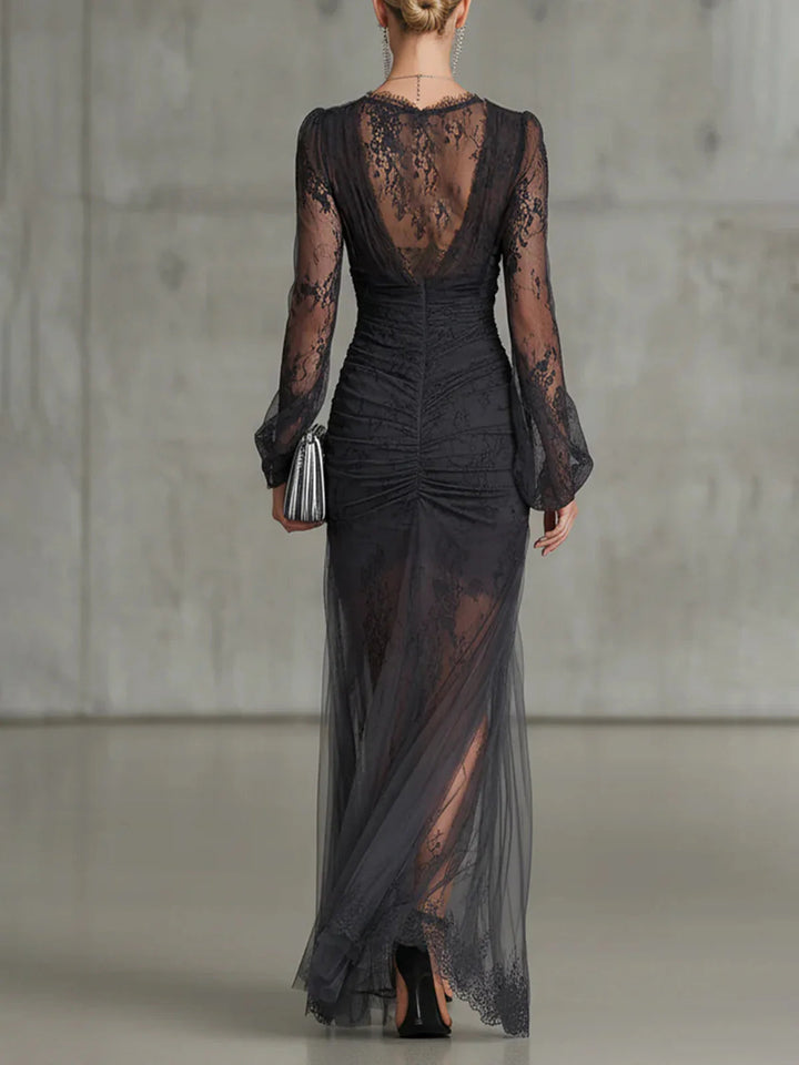 Anna-Hilde | Spitzen-Maxikleid mit Raffung und Schlitz