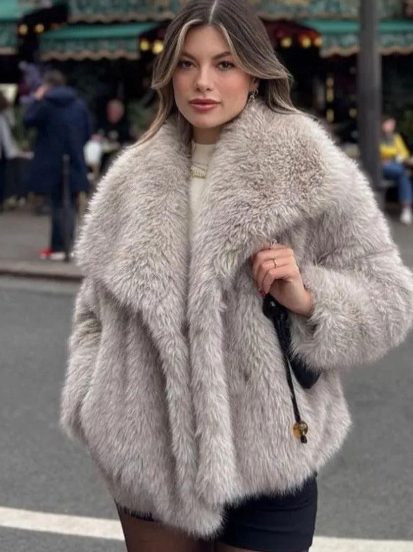 Heike | Kuschelige Plüschjacke mit Revers