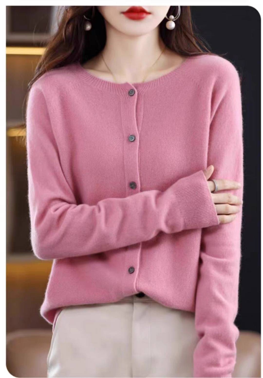 Marlies | Strickjacke mit Rundhalsausschnitt und Knöpfen