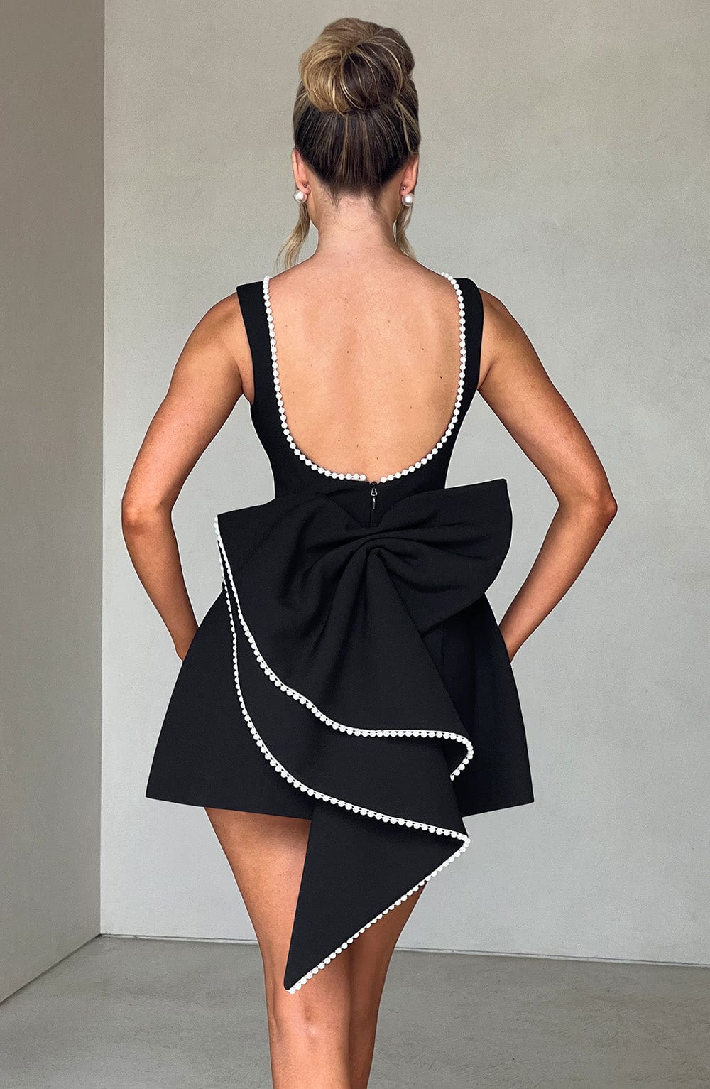 Karla | Elegantes Minikleid mit Schleife