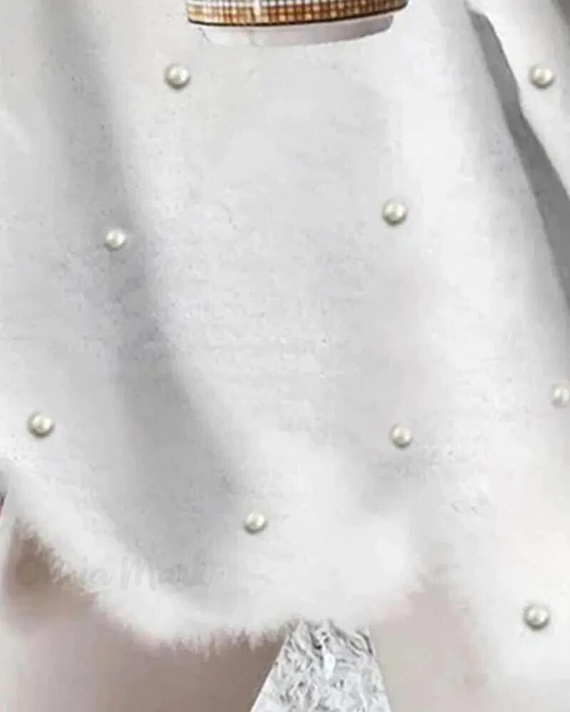 Klara-Line | Pullover mit V-Ausschnitt und Perlendetails