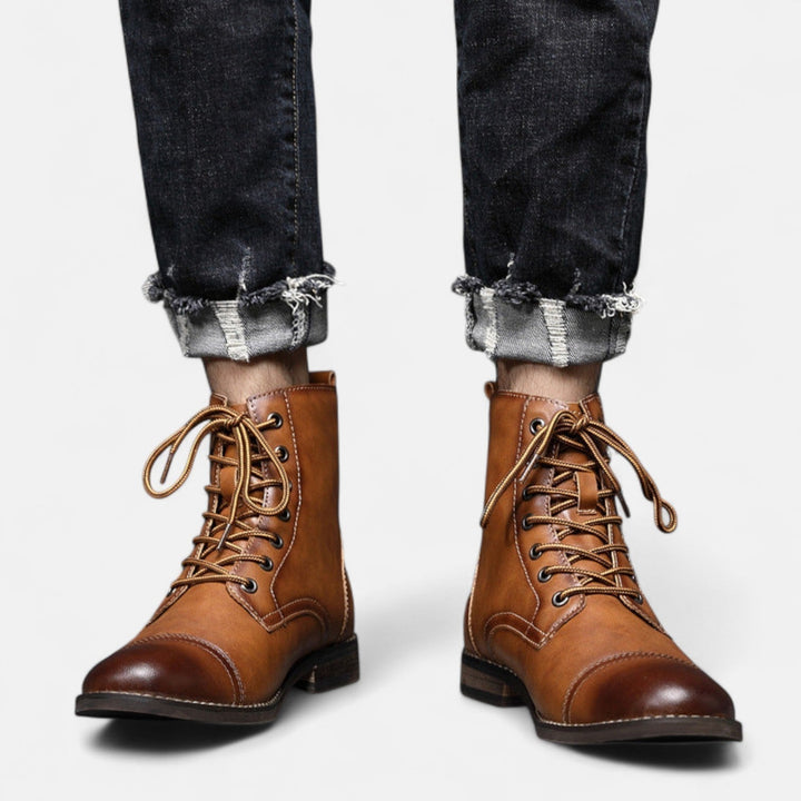 Stilvolle Herrenstiefel aus hochwertigem Kunstleder