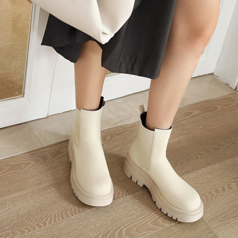 Hanne-Gard | Chunky Stiefel mit Plateausohle und elastischen Einsätzen