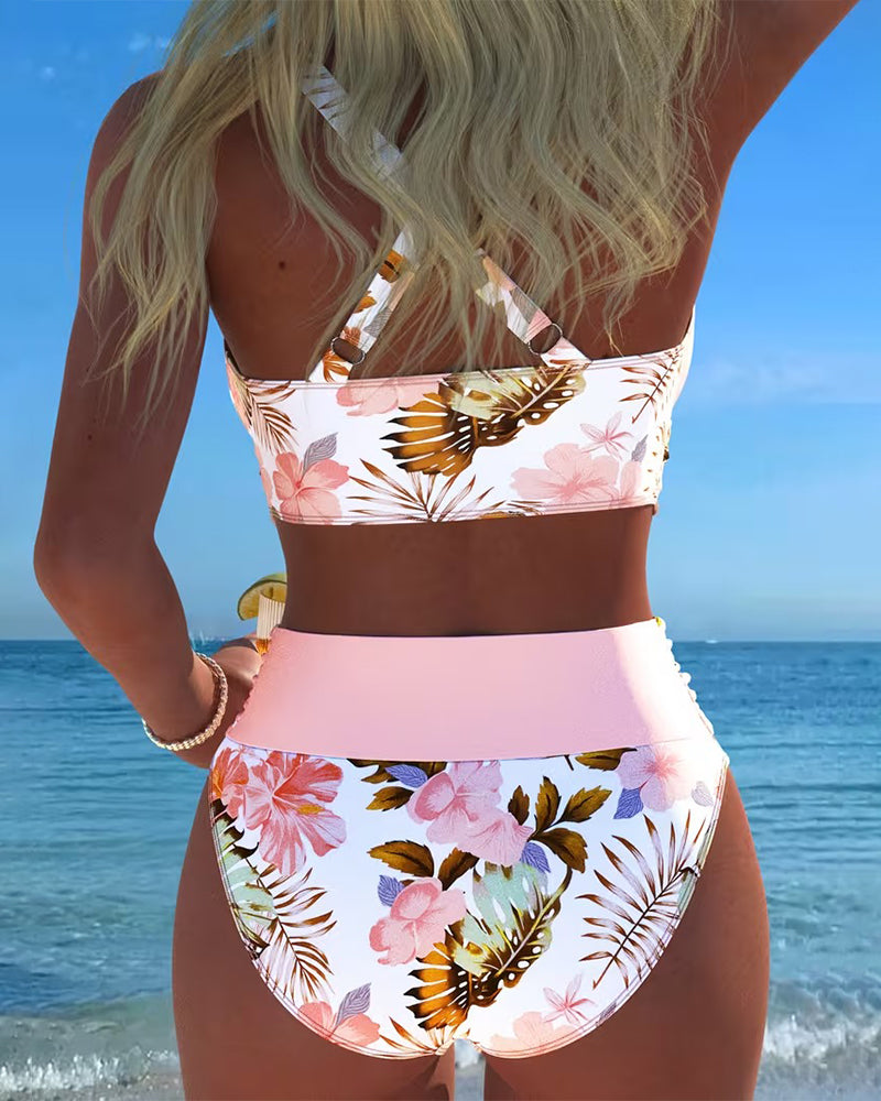 Lena | Bikini mit kontrastierendem Blumenmuster und Schlitz