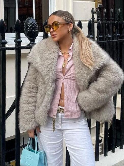 Heike | Kuschelige Plüschjacke mit Revers