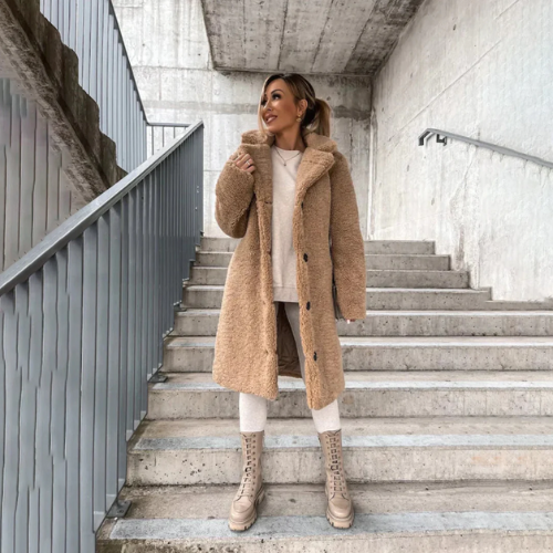 Hanne-Trud | Winterjacke aus weichem Plüsch mit Knopfleiste
