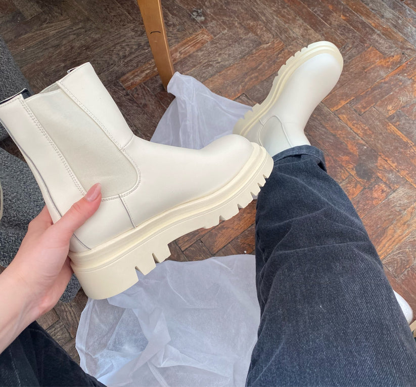 Hanne-Gard | Chunky Stiefel mit Plateausohle und elastischen Einsätzen