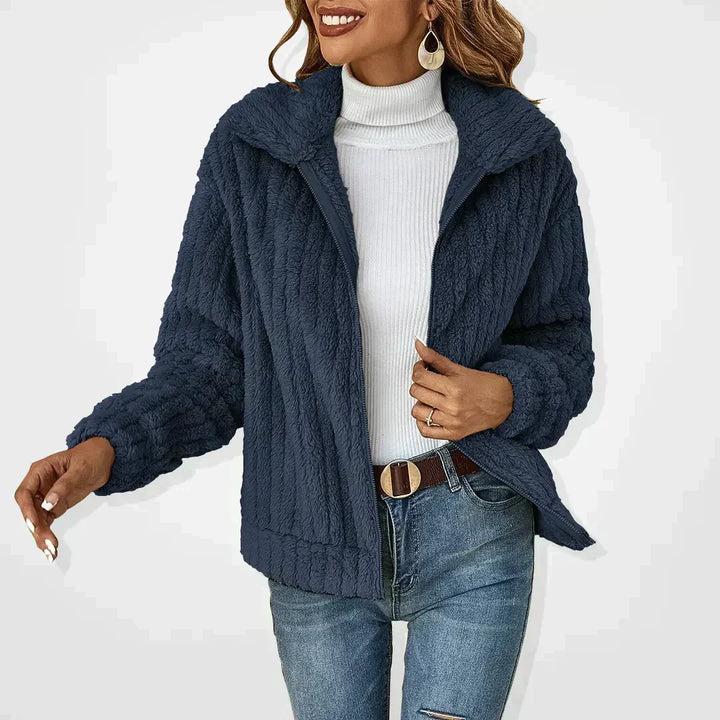 Anne-Berta | Kuschelige Strickjacke aus weichem Plüsch