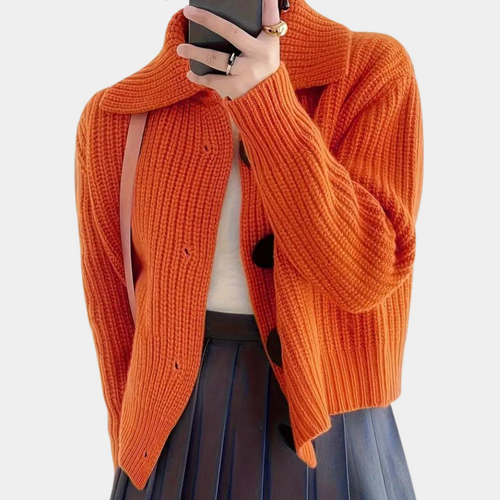 Klara-Hilde | Strickjacke mit Kragen und Knopfleiste