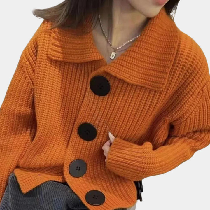 Klara-Hilde | Strickjacke mit Kragen und Knopfleiste
