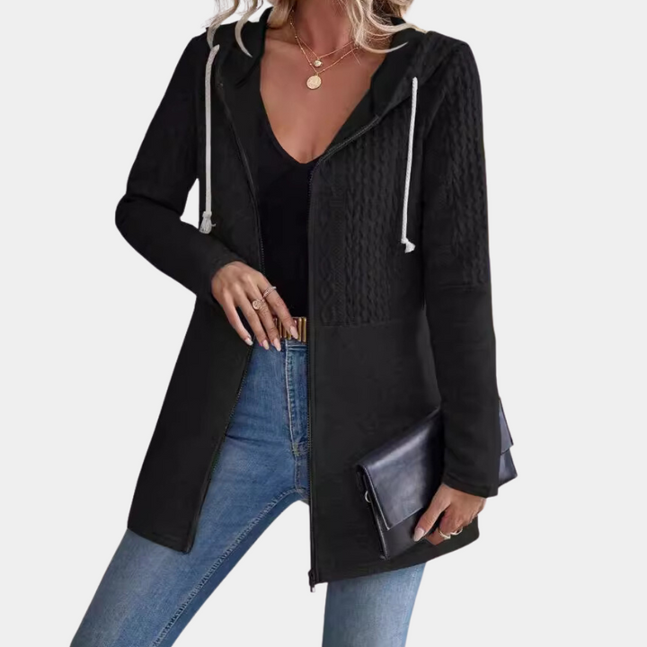 Anne-Sophie | Strickjacke mit Zopfmuster und Reißverschluss