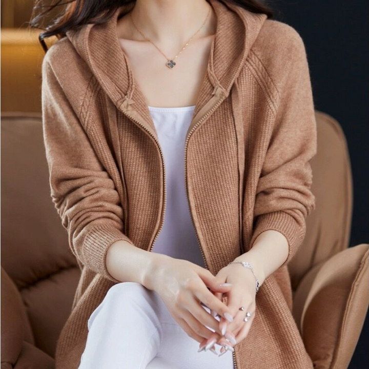 Lieselotte | Gemütliche Strickjacke mit Kapuze