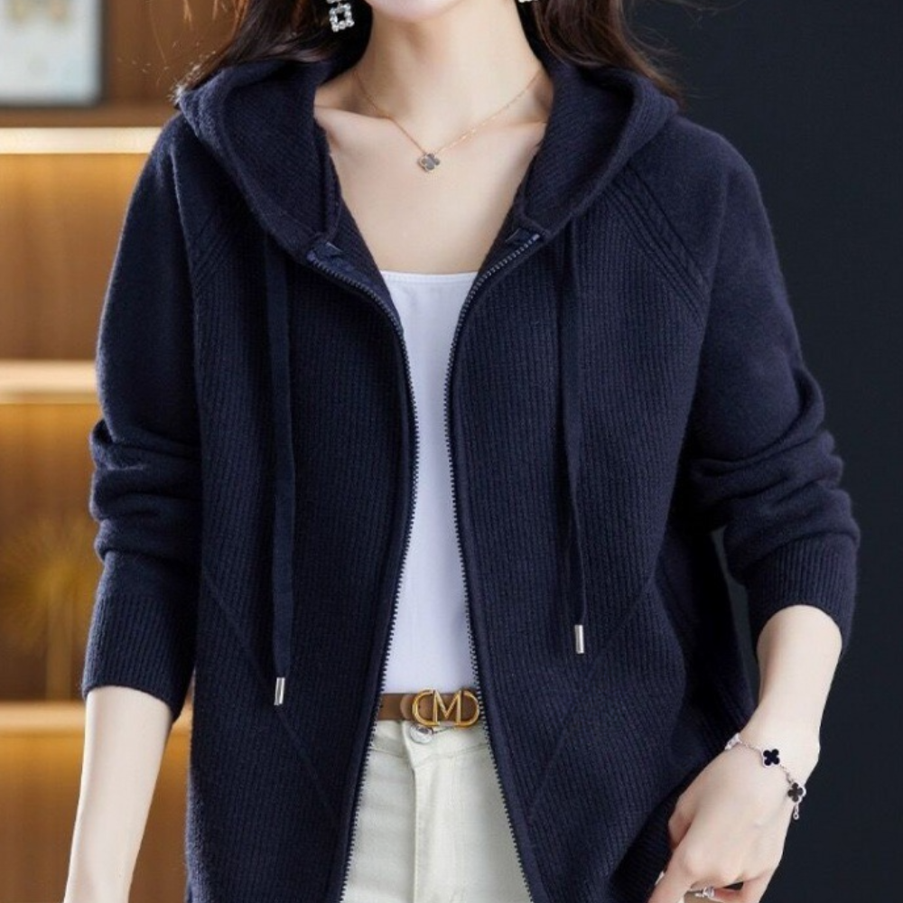 Lieselotte | Gemütliche Strickjacke mit Kapuze
