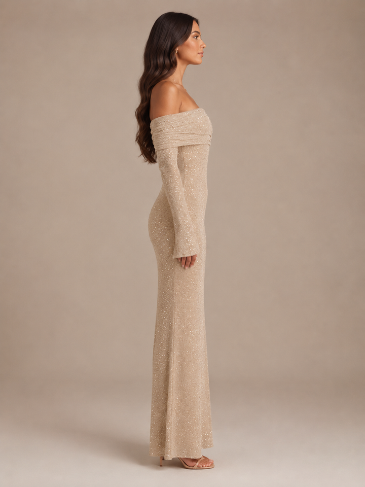 Anna-Lotte | Glitzerndes Maxikleid mit Off-Shoulder-Ausschnitt und langen Ärmeln