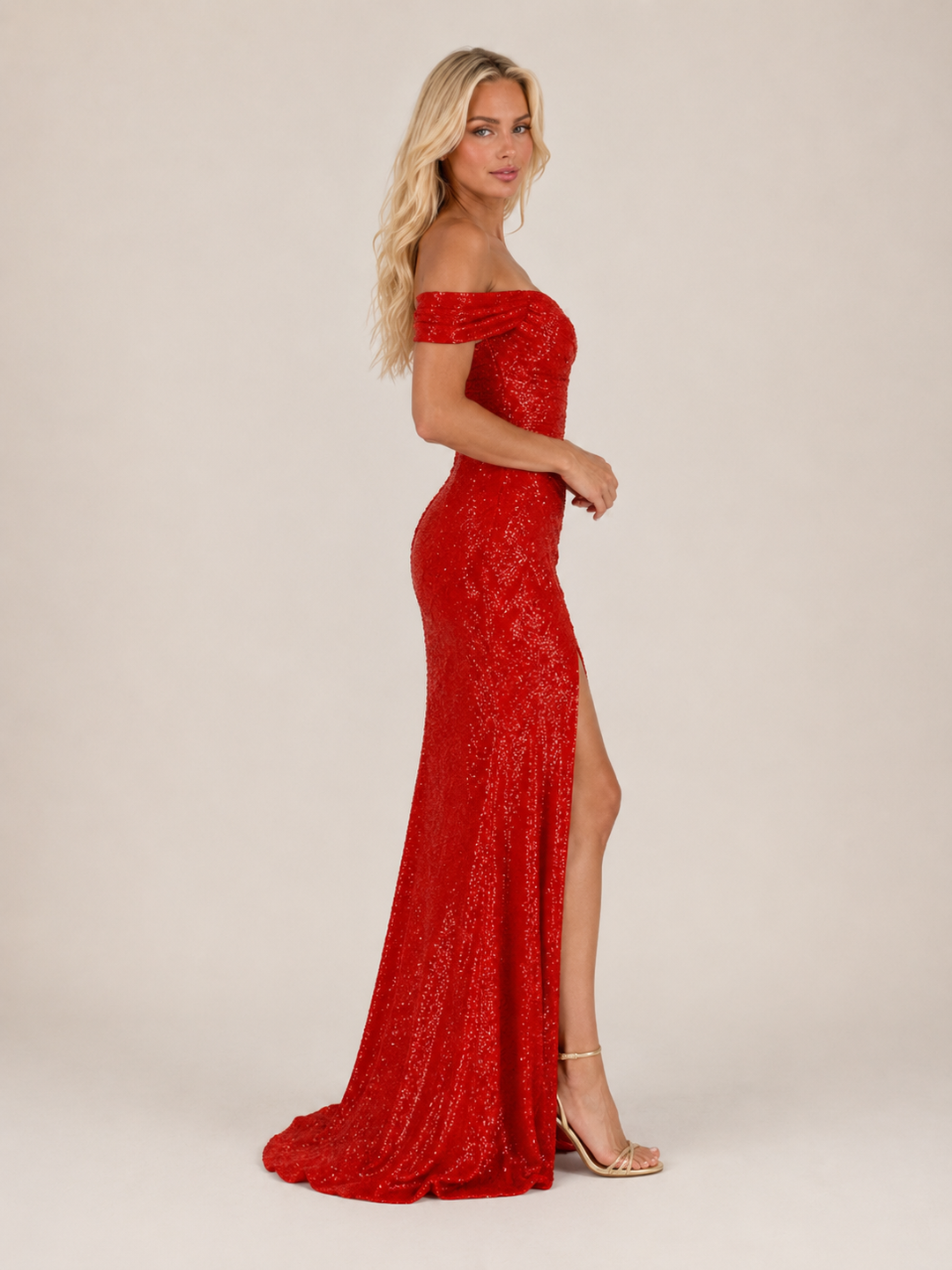 Elsa-Sophie | Pailletten-Abendkleid mit Off-Shoulder-Ausschnitt und hohem Beinschlitz
