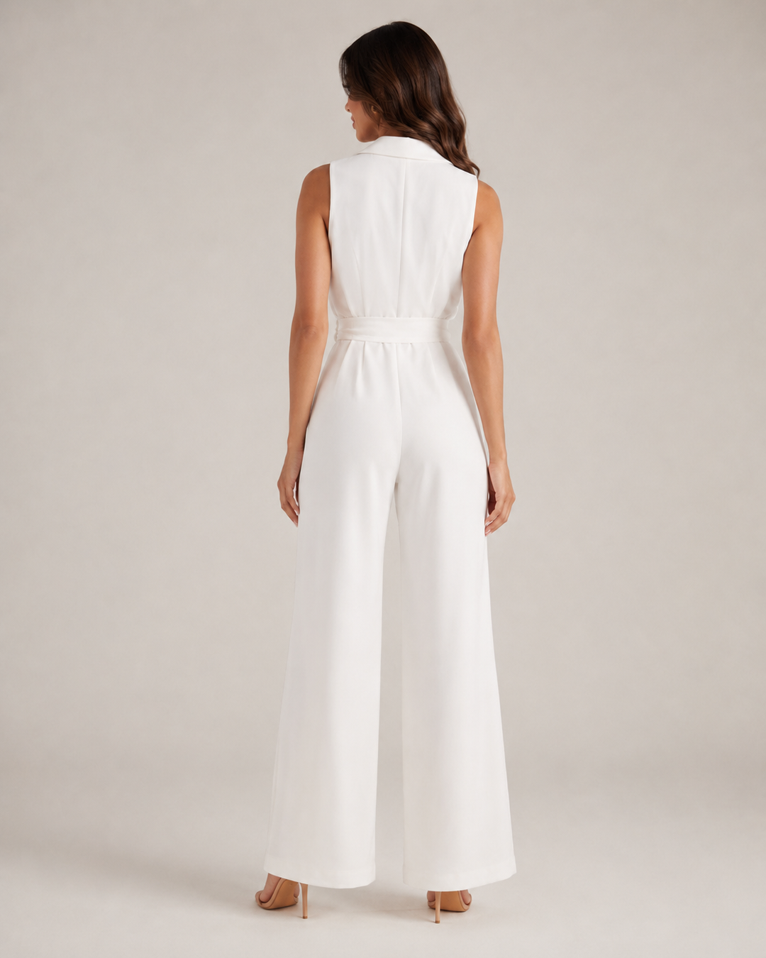 Berta-Luise | Ärmelloser Jumpsuit mit Schalkragen und Bindegürtel