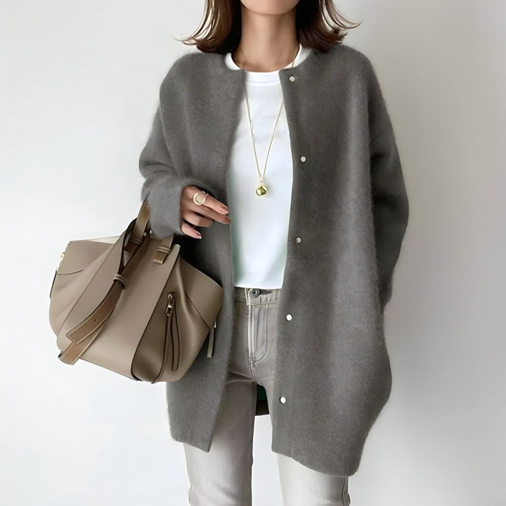 Elsa-Line | Weiche Strickjacke mit durchgehender Knopfleiste