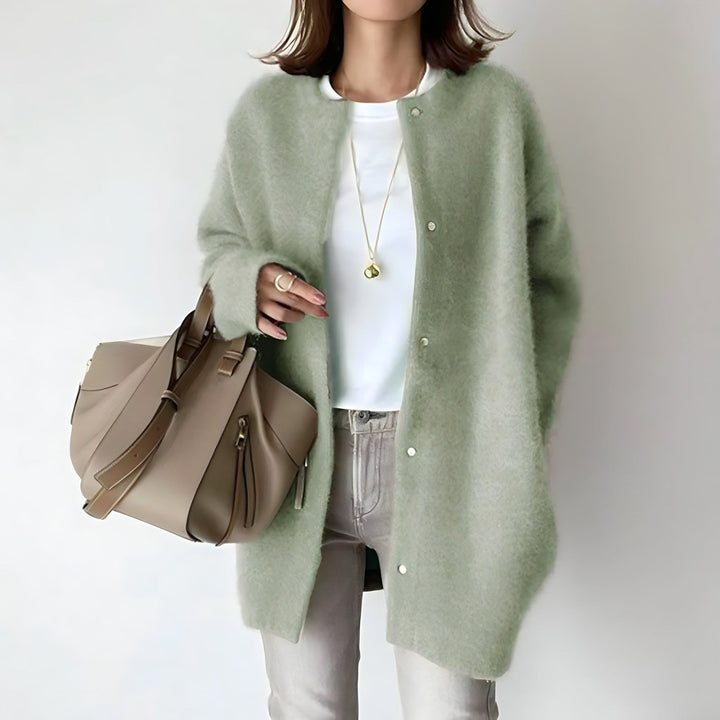 Elsa-Line | Weiche Strickjacke mit durchgehender Knopfleiste