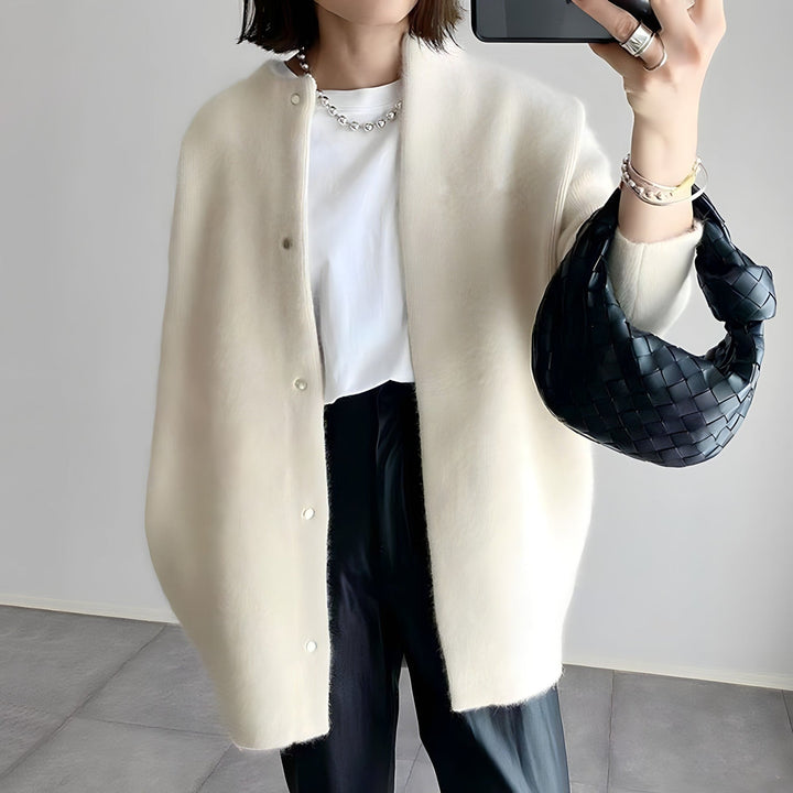 Elsa-Line | Weiche Strickjacke mit durchgehender Knopfleiste