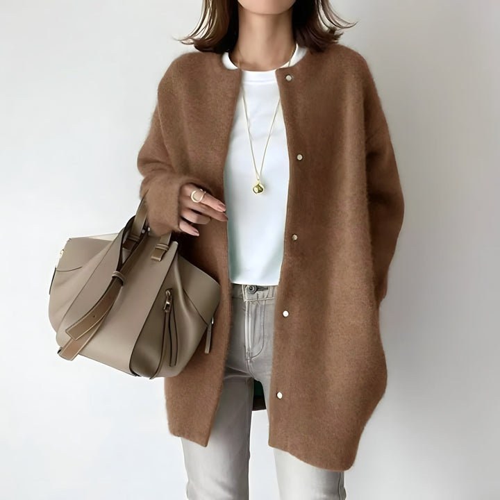 Elsa-Line | Weiche Strickjacke mit durchgehender Knopfleiste
