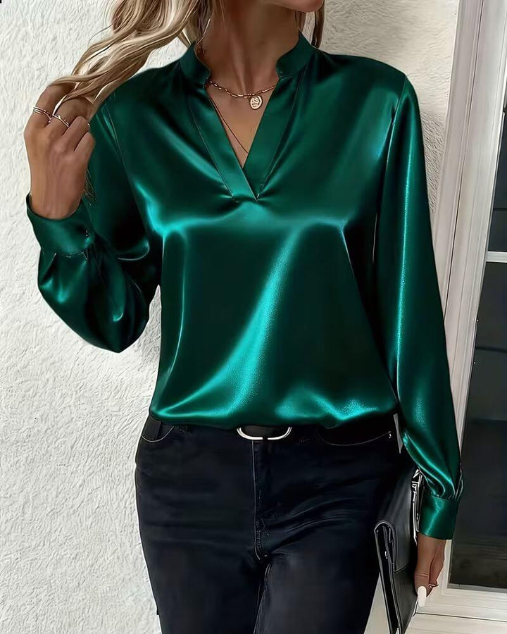 Benedikta | Bluse in Satin-Optik mit V-Ausschnitt und Stehkragen