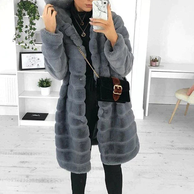 Romy | Winterjacke mit Kapuze und wasserabweisendem Material
