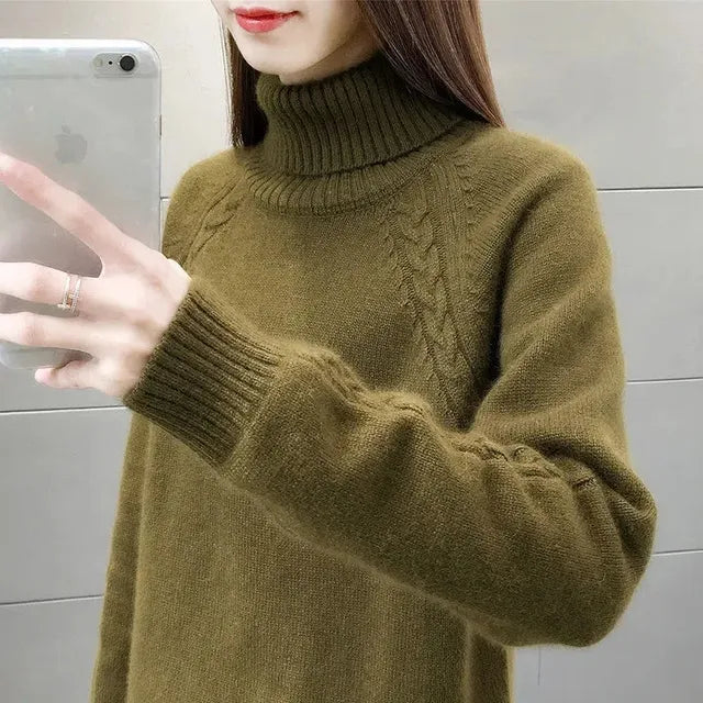 Herlinde | Rollkragenpullover mit Zopfmuster und schmeichelnder Passform