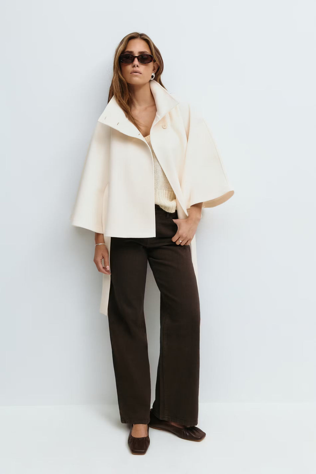 Theresia | Taillierte Jacke für Damen mit Bindegürtel und Stehkragen