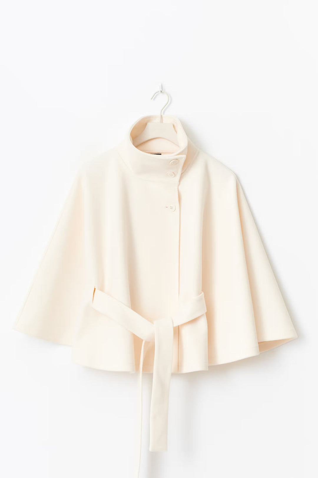 Theresia | Taillierte Jacke für Damen mit Bindegürtel und Stehkragen