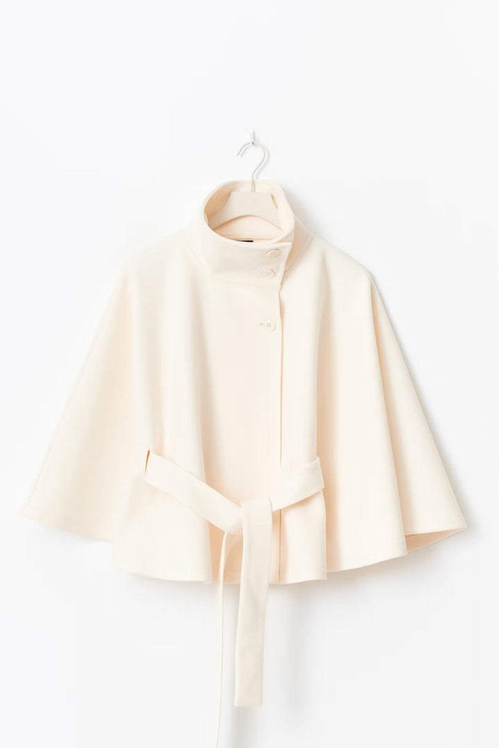 Theresia | Taillierte Jacke für Damen mit Bindegürtel und Stehkragen