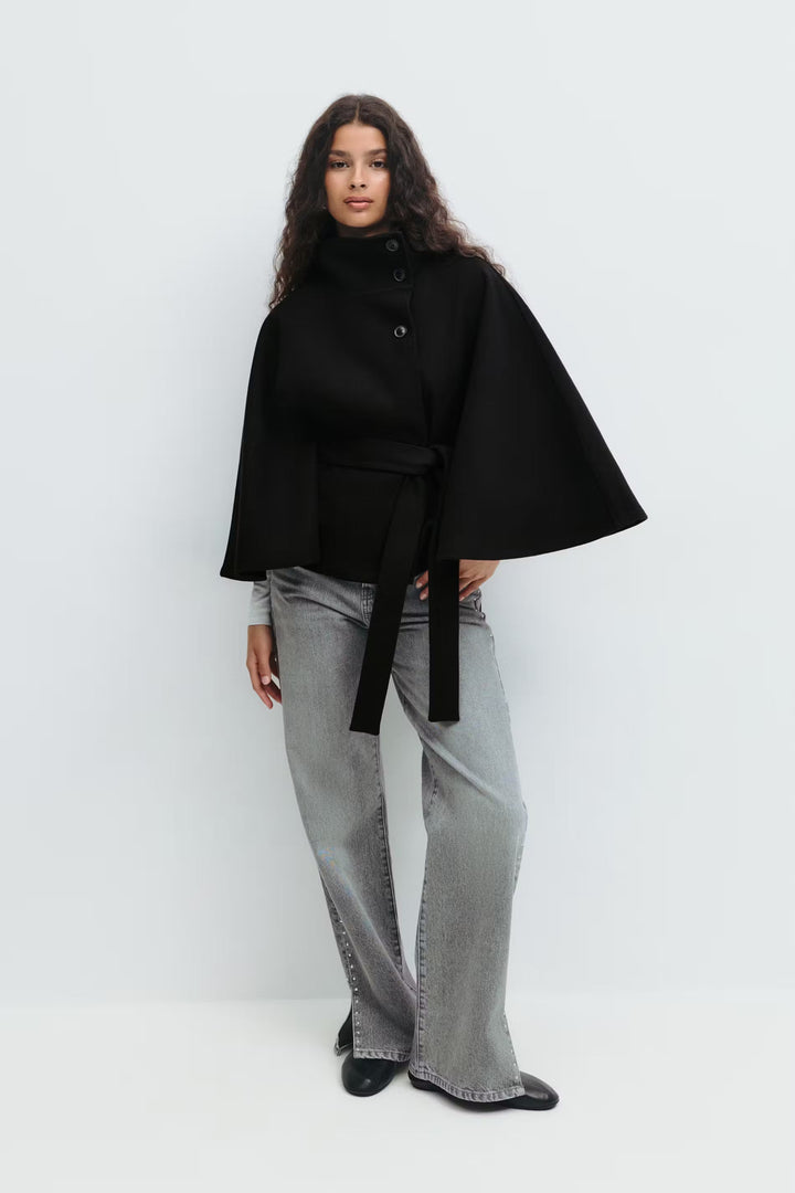 Theresia | Taillierte Jacke für Damen mit Bindegürtel und Stehkragen