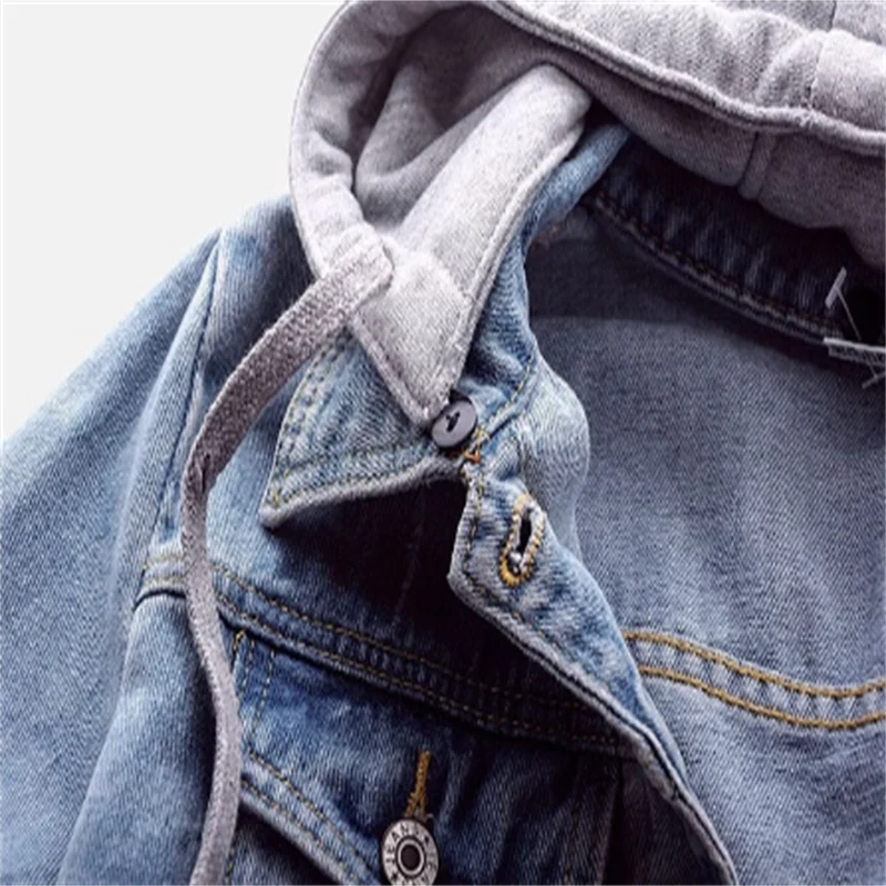 Lise-Maria | Jeansjacke mit Kapuze aus strapazierfähigem Denim