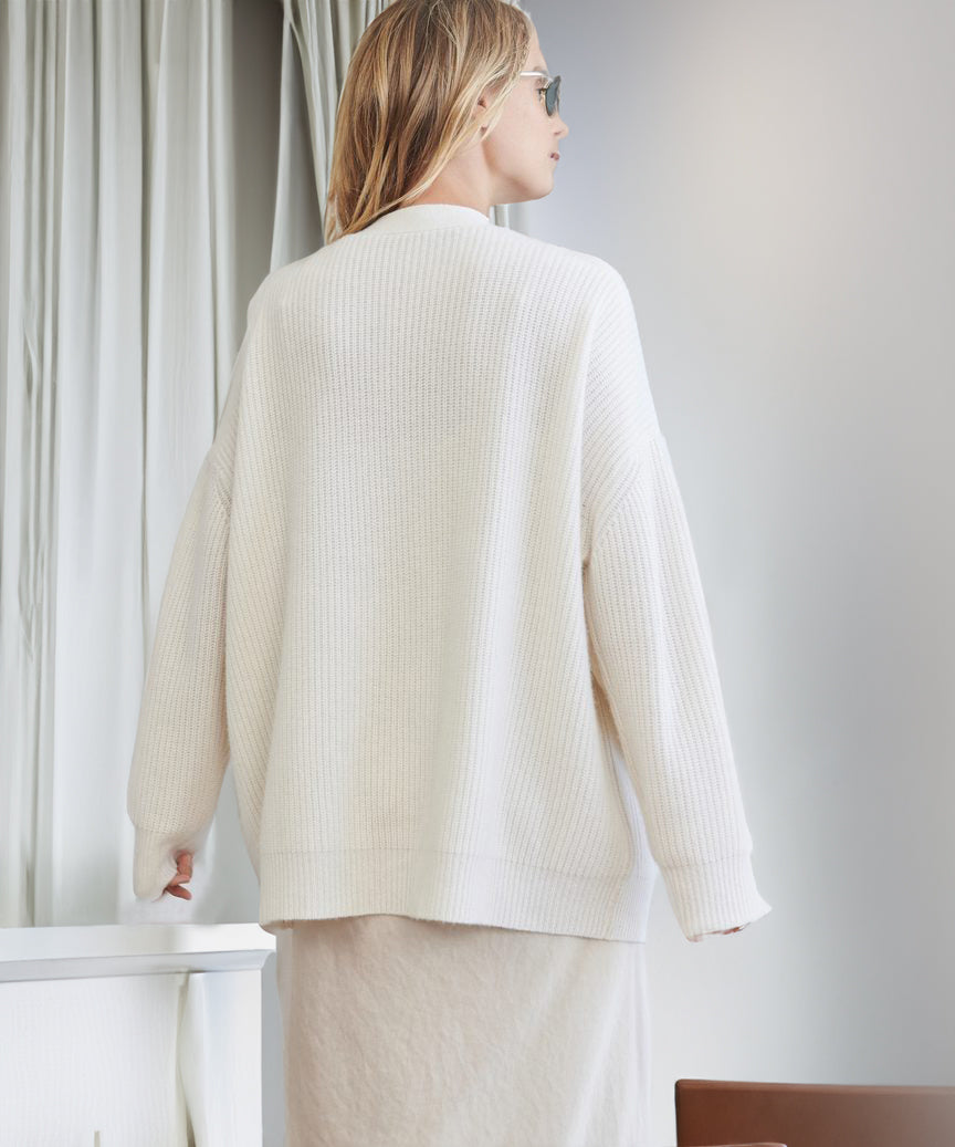 Auguste | Locker geschnittene Strickjacke mit Knöpfen