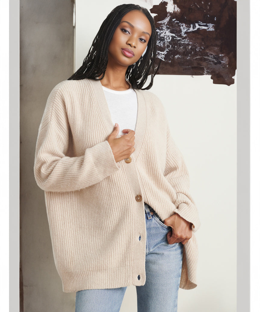 Auguste | Locker geschnittene Strickjacke mit Knöpfen