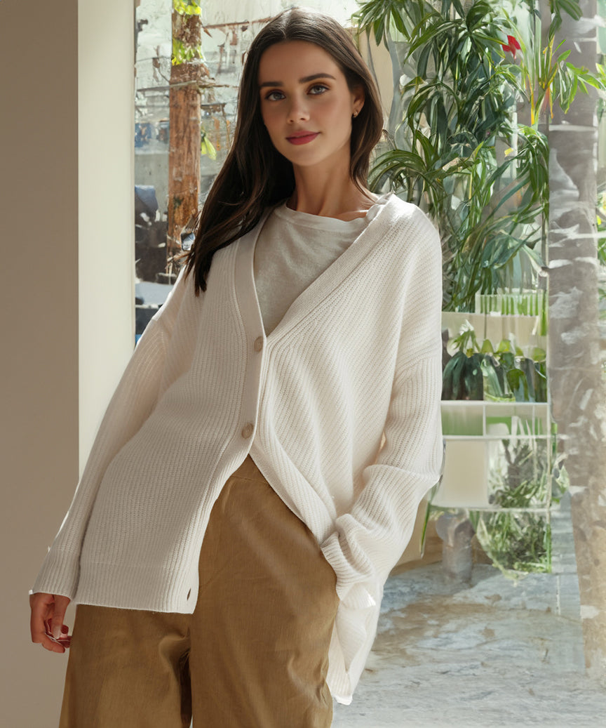 Auguste | Locker geschnittene Strickjacke mit Knöpfen