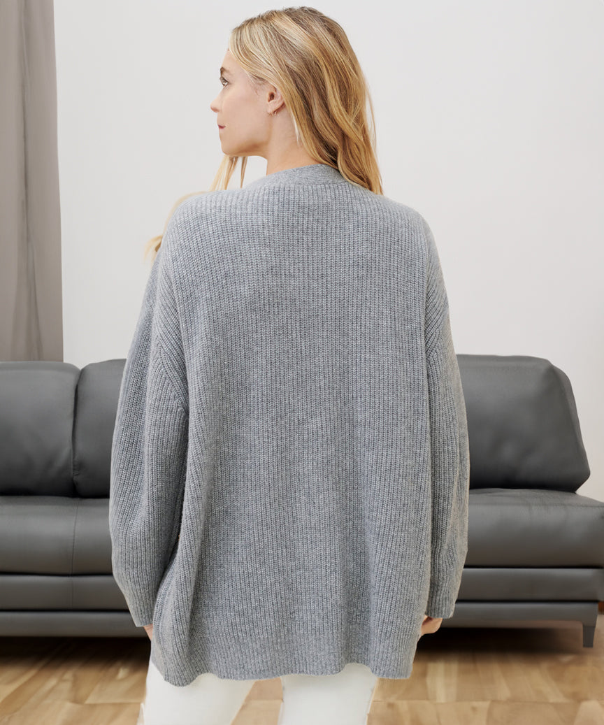 Auguste | Locker geschnittene Strickjacke mit Knöpfen