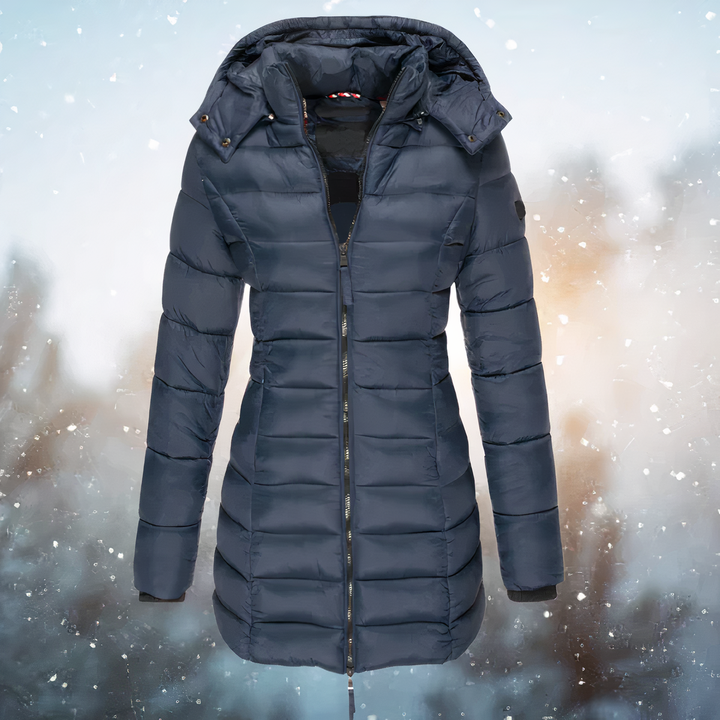 Veronika | Taillierte Winterjacke mit Kapuze und dickem, warmem Stoff