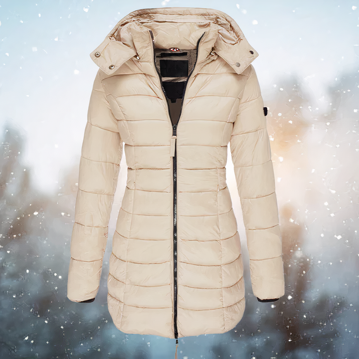 Veronika | Taillierte Winterjacke mit Kapuze und dickem, warmem Stoff