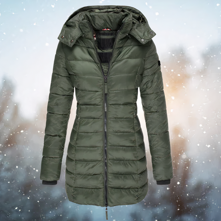 Veronika | Taillierte Winterjacke mit Kapuze und dickem, warmem Stoff