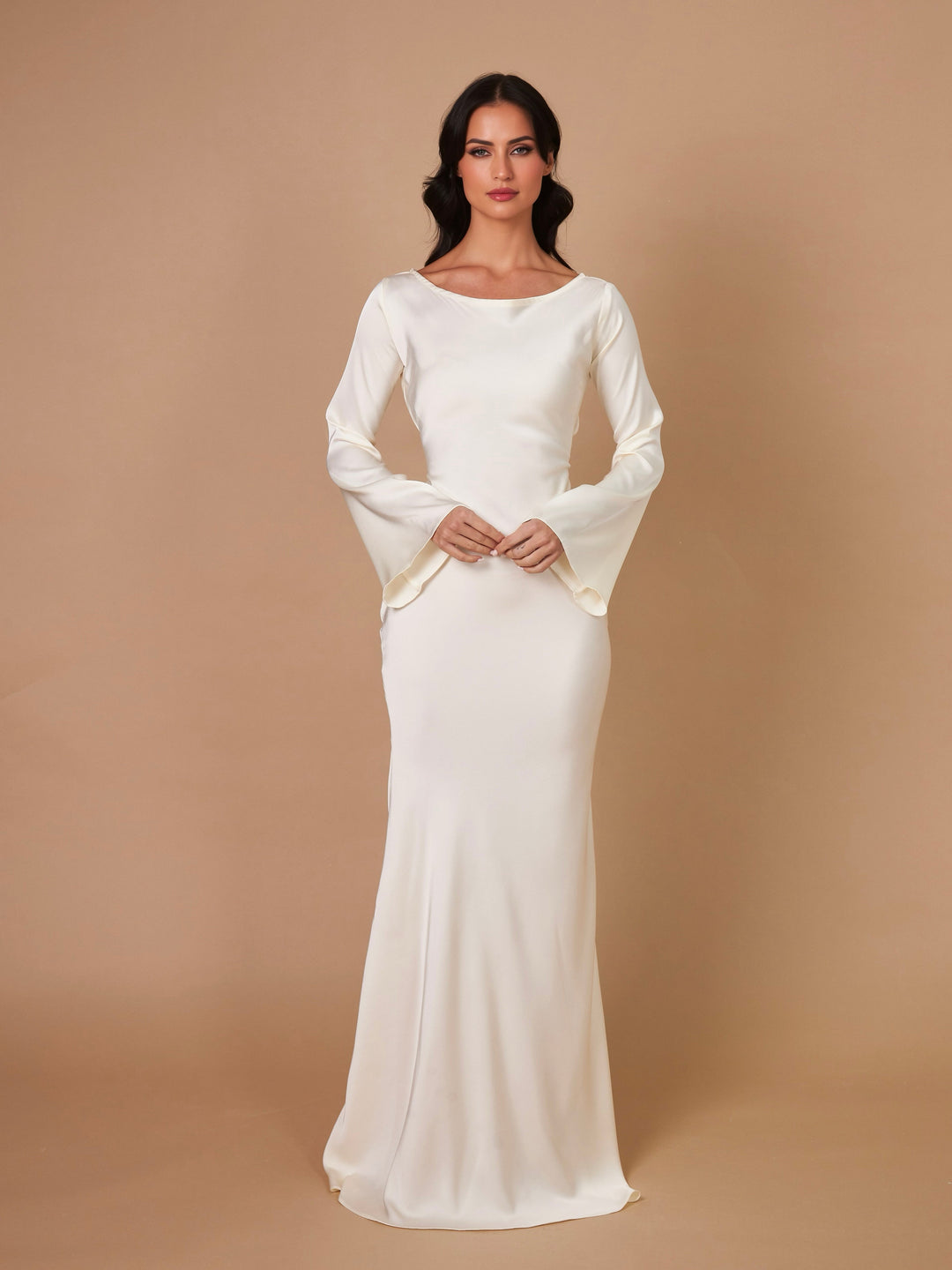 Richarda | Langärmliges Maxikleid in Satin-Optik