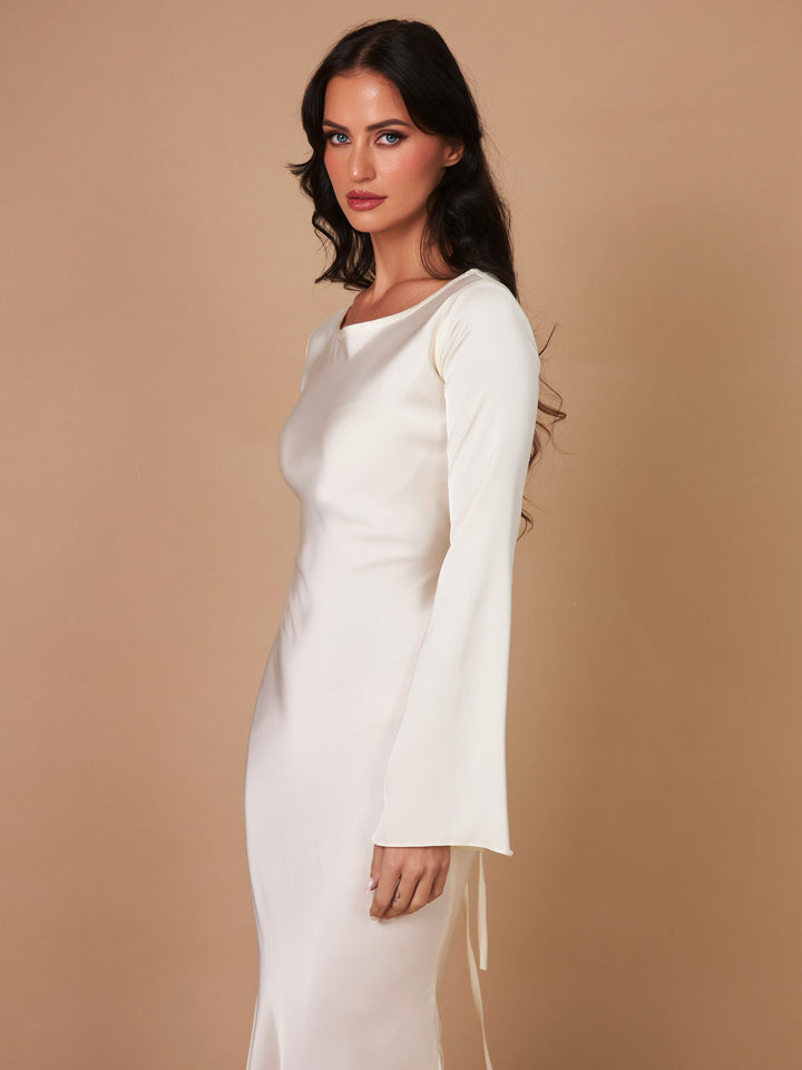 Richarda | Langärmliges Maxikleid in Satin-Optik