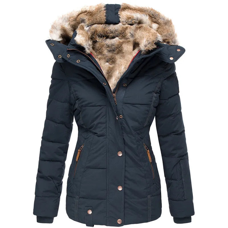 Britta | Winterjacke mit Fellfutter, gefütterter Kapuze und geräumigen Taschen