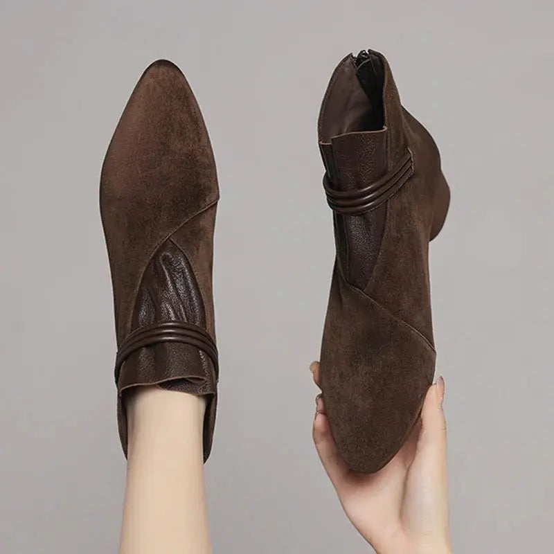 Berthild | Stiefeletten in Veloursoptik mit Innenreißverschluss