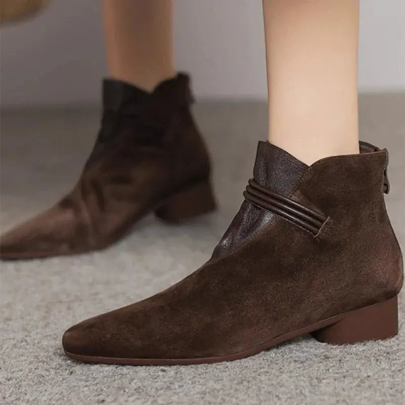 Berthild | Stiefeletten in Veloursoptik mit Innenreißverschluss